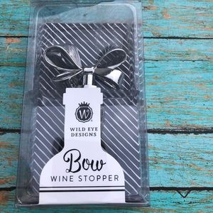 Wild Eye Designs silver shiny bow wine stopper